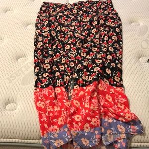 Express from slit maxi skirt